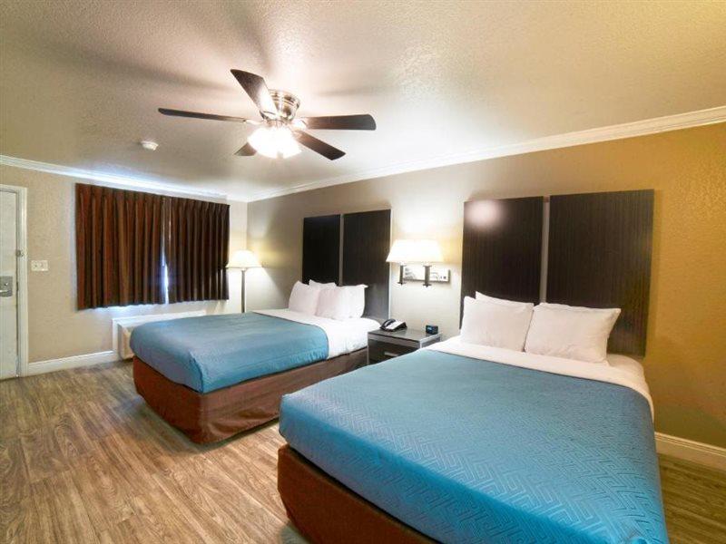 Econo Lodge Inn & Suites Corpus Christi Bagian luar foto