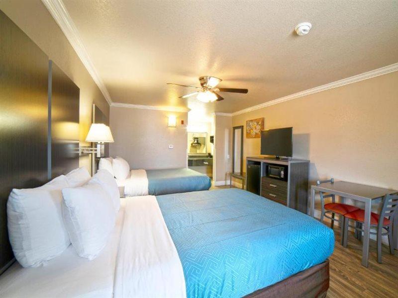 Econo Lodge Inn & Suites Corpus Christi Bagian luar foto