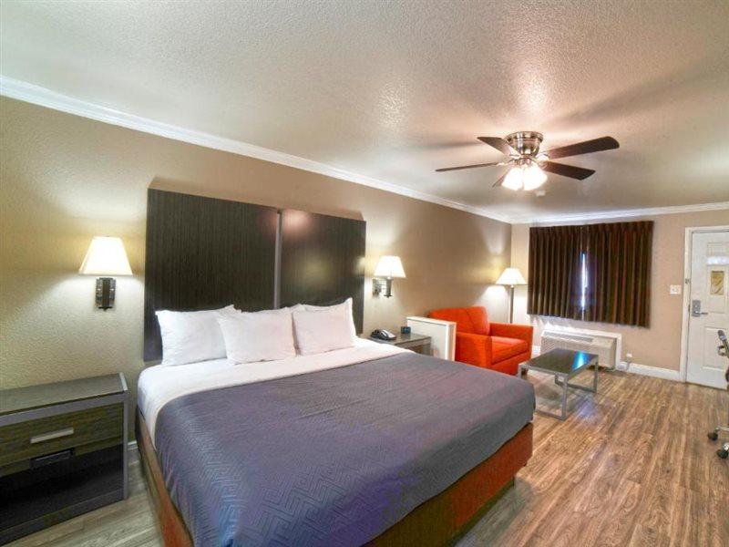 Econo Lodge Inn & Suites Corpus Christi Bagian luar foto