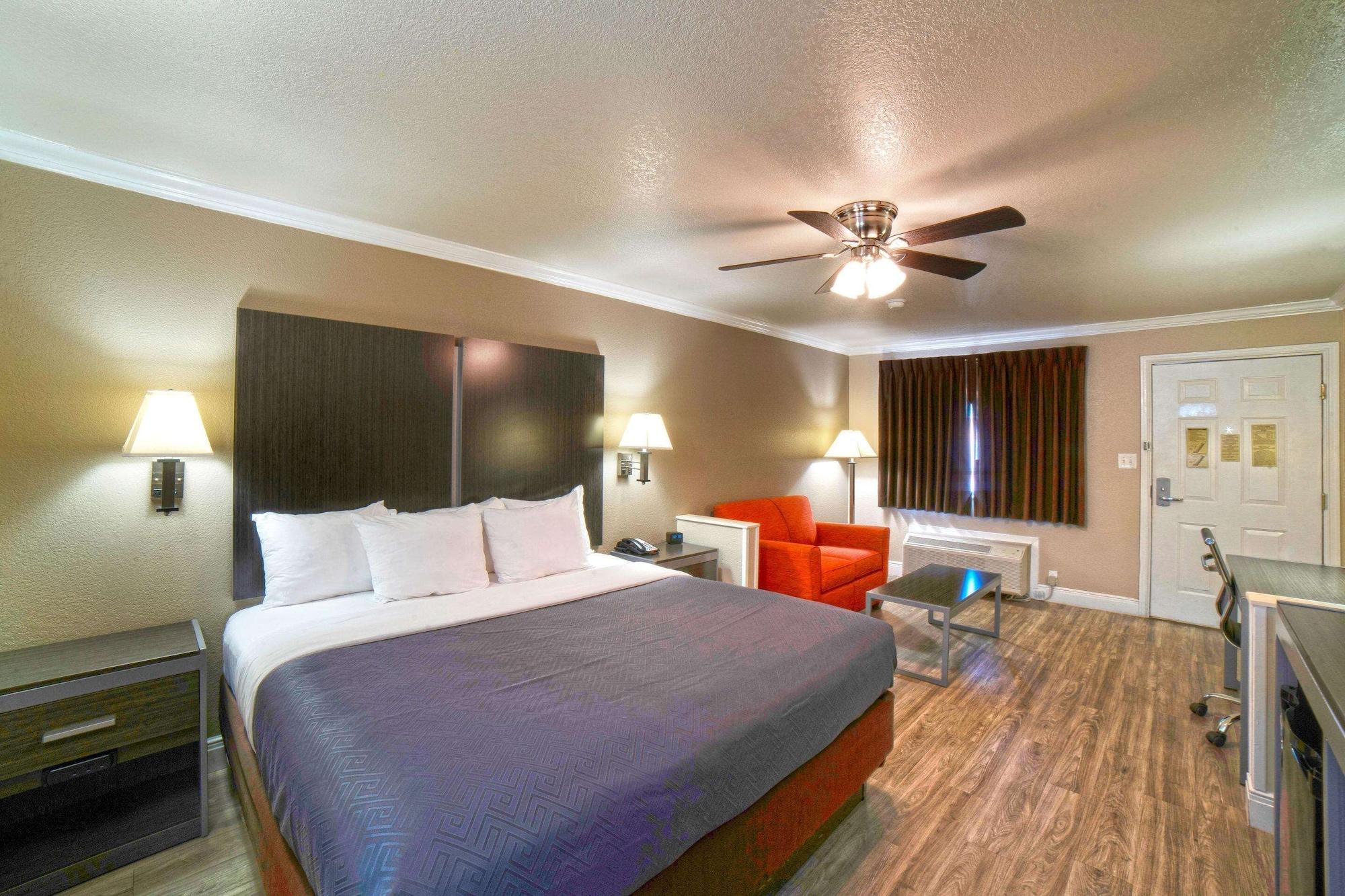 Econo Lodge Inn & Suites Corpus Christi Bagian luar foto