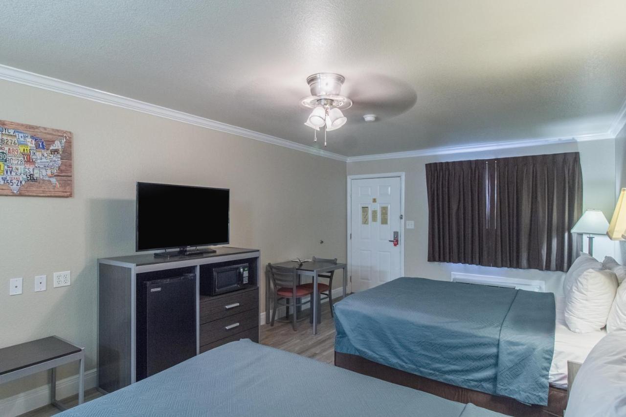 Econo Lodge Inn & Suites Corpus Christi Bagian luar foto