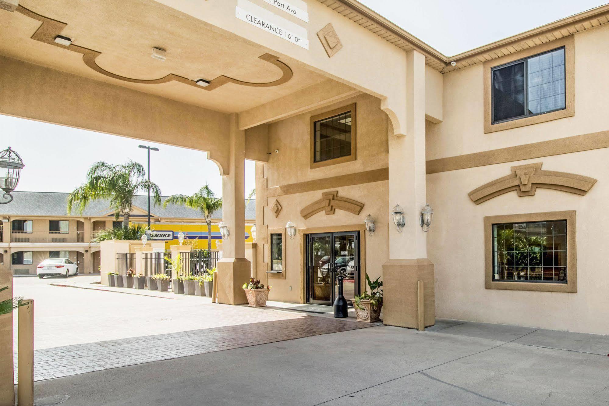 Econo Lodge Inn & Suites Corpus Christi Bagian luar foto