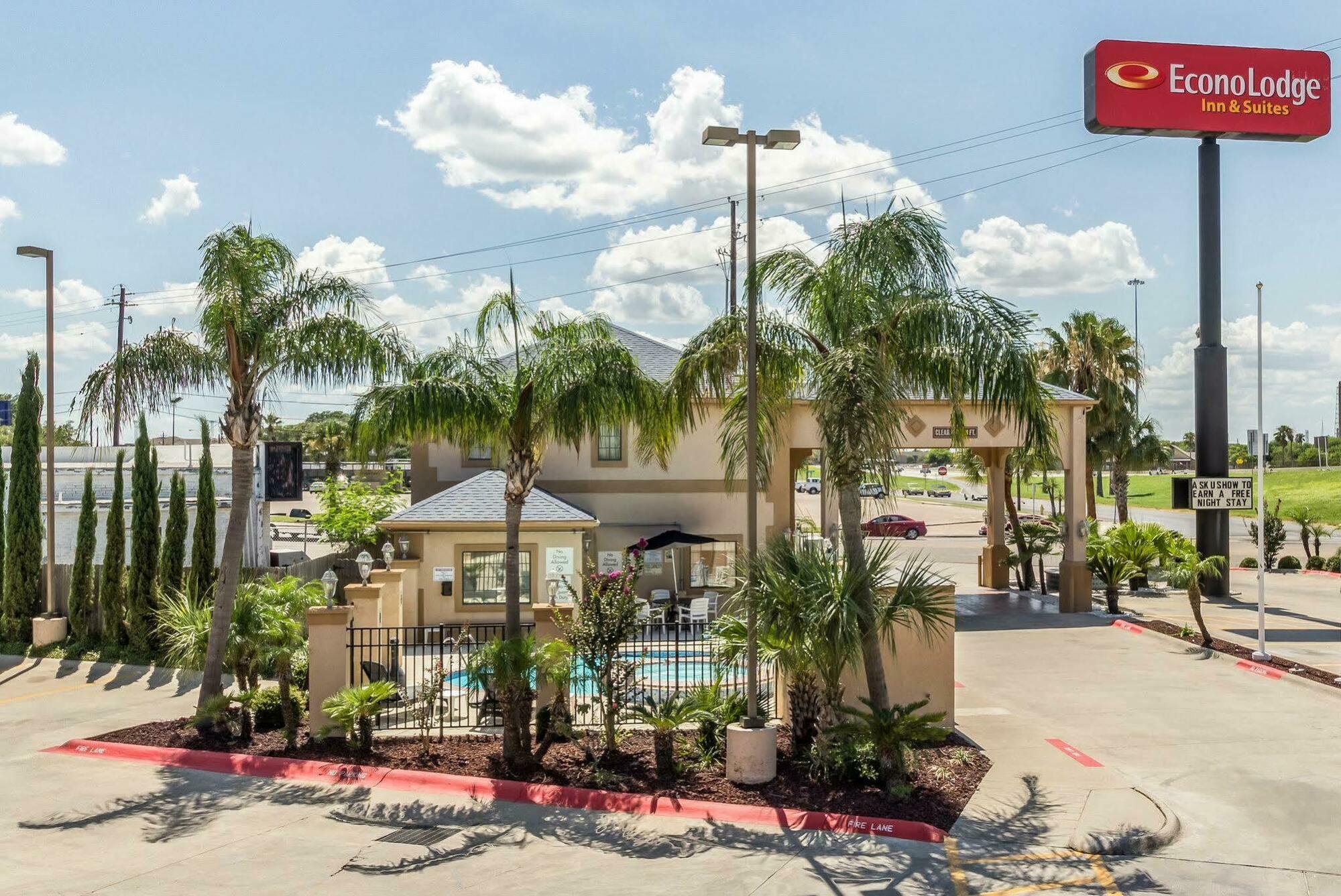 Econo Lodge Inn & Suites Corpus Christi Bagian luar foto