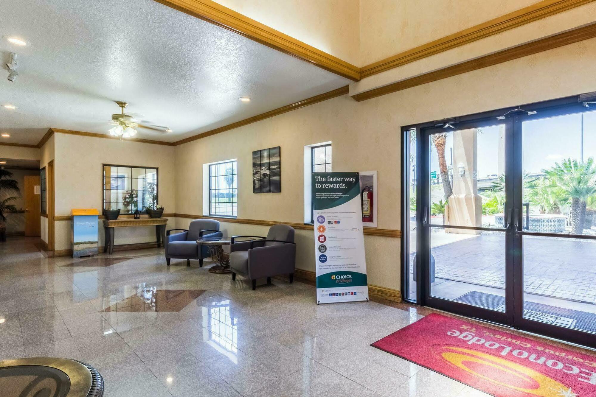 Econo Lodge Inn & Suites Corpus Christi Bagian luar foto