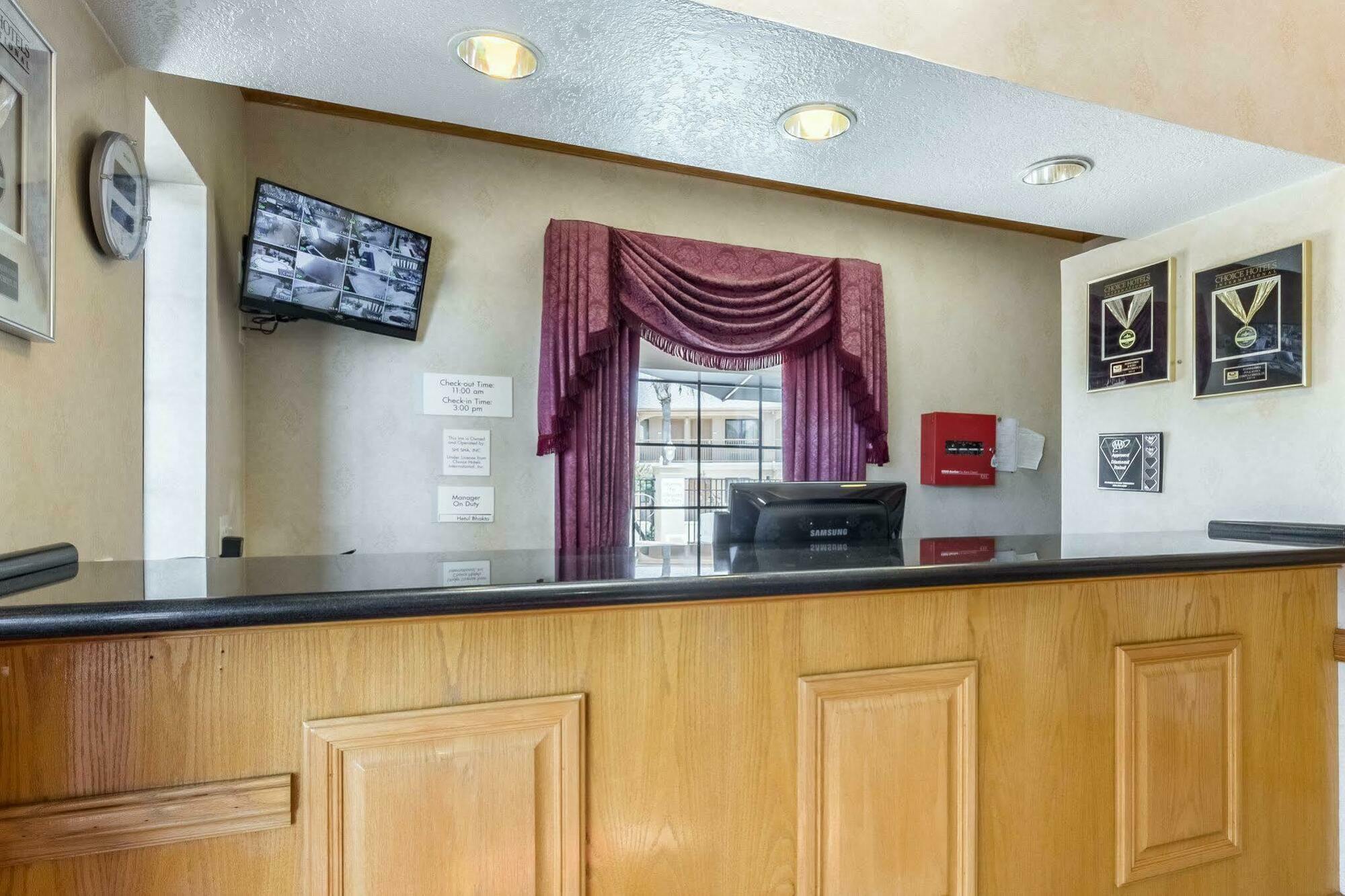Econo Lodge Inn & Suites Corpus Christi Bagian luar foto