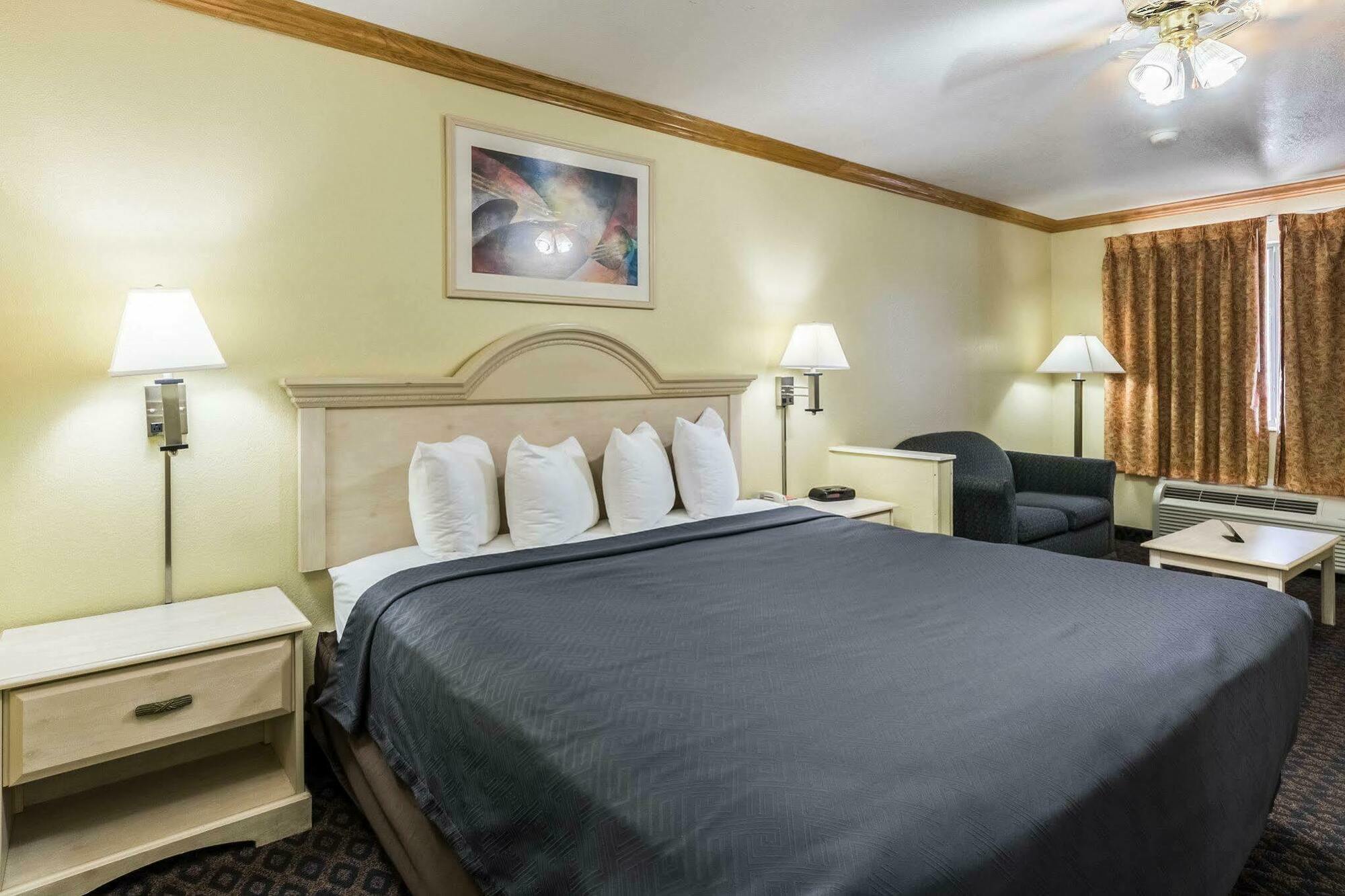 Econo Lodge Inn & Suites Corpus Christi Bagian luar foto
