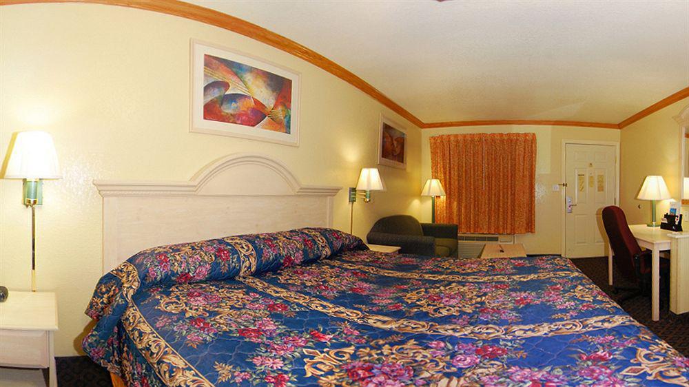 Econo Lodge Inn & Suites Corpus Christi Bagian luar foto